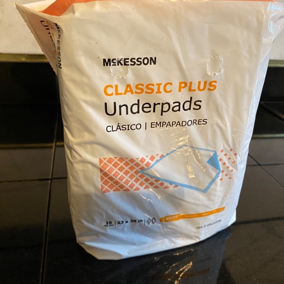 Home- Disposable UnderPads (23” x 36”) Light Absorbent Classic Plus - Picture 14 of 16